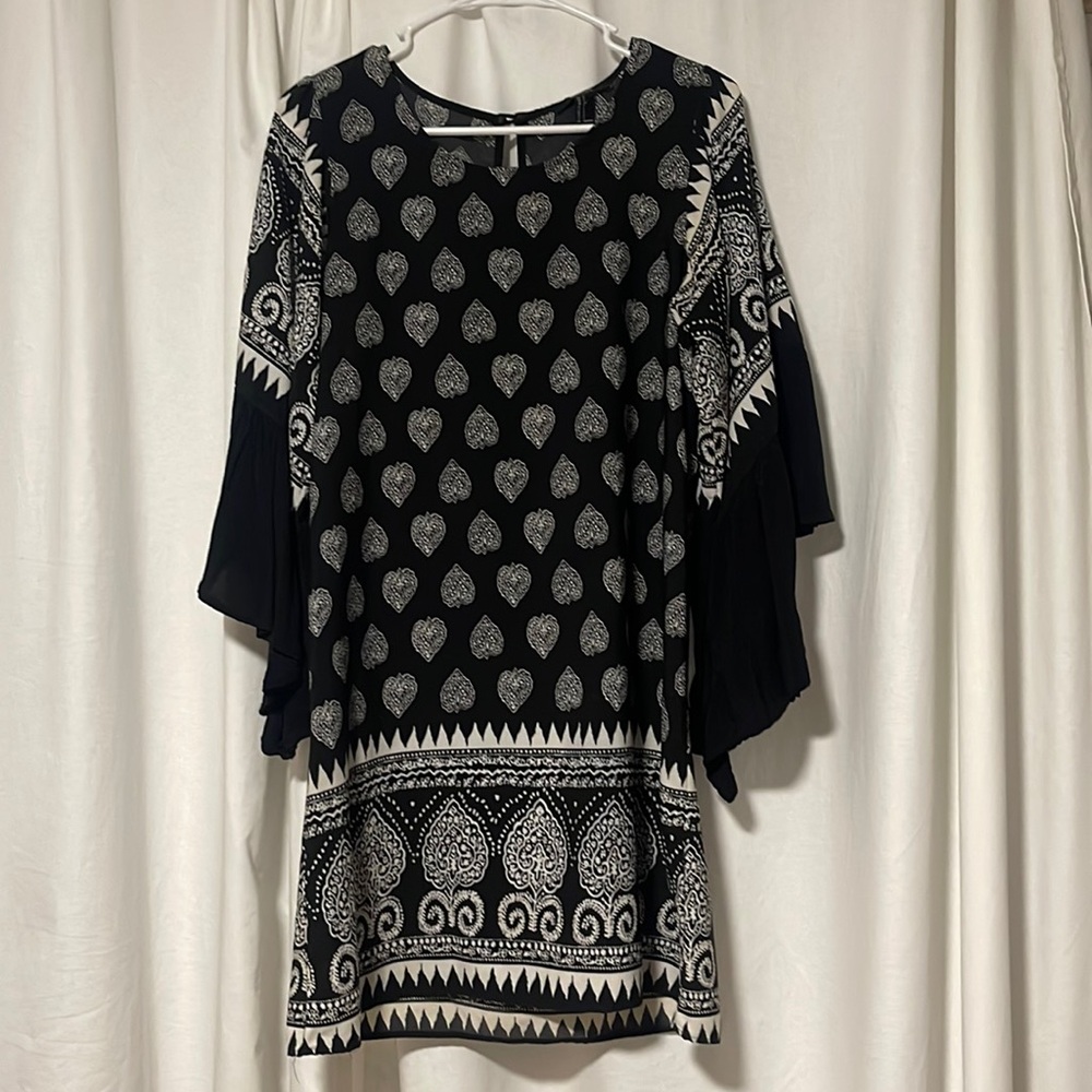Bandana shift dress with ruffle sleeves